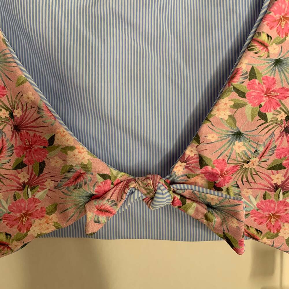 Beach Bunny Floral Tie-Front Reversible Swim Top Pink Floral Blue Stripe New XL - Picture 8 of 13